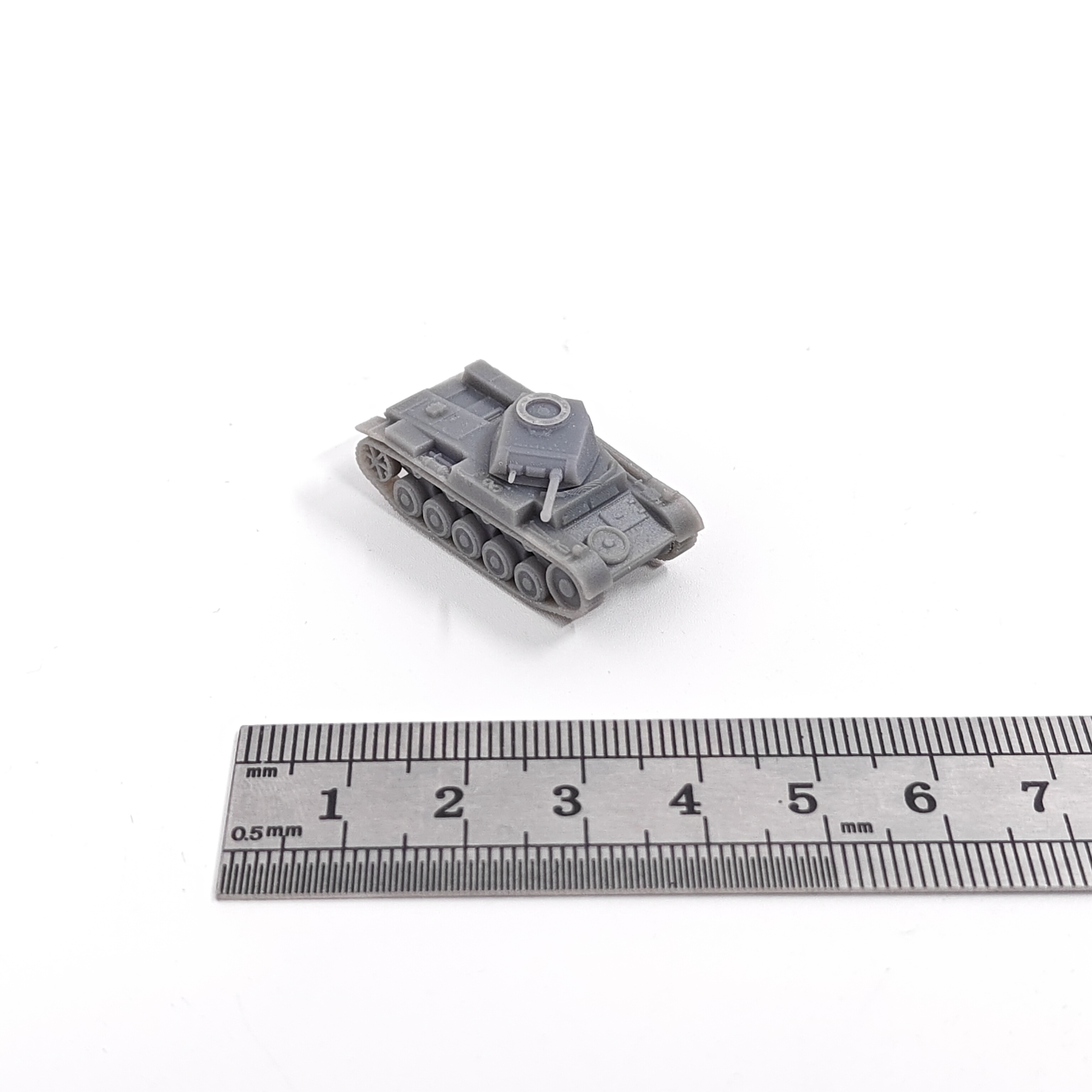 Model Kit Motor Nuclear - 1/144 Scale Panzer II Ausf.F MODEL