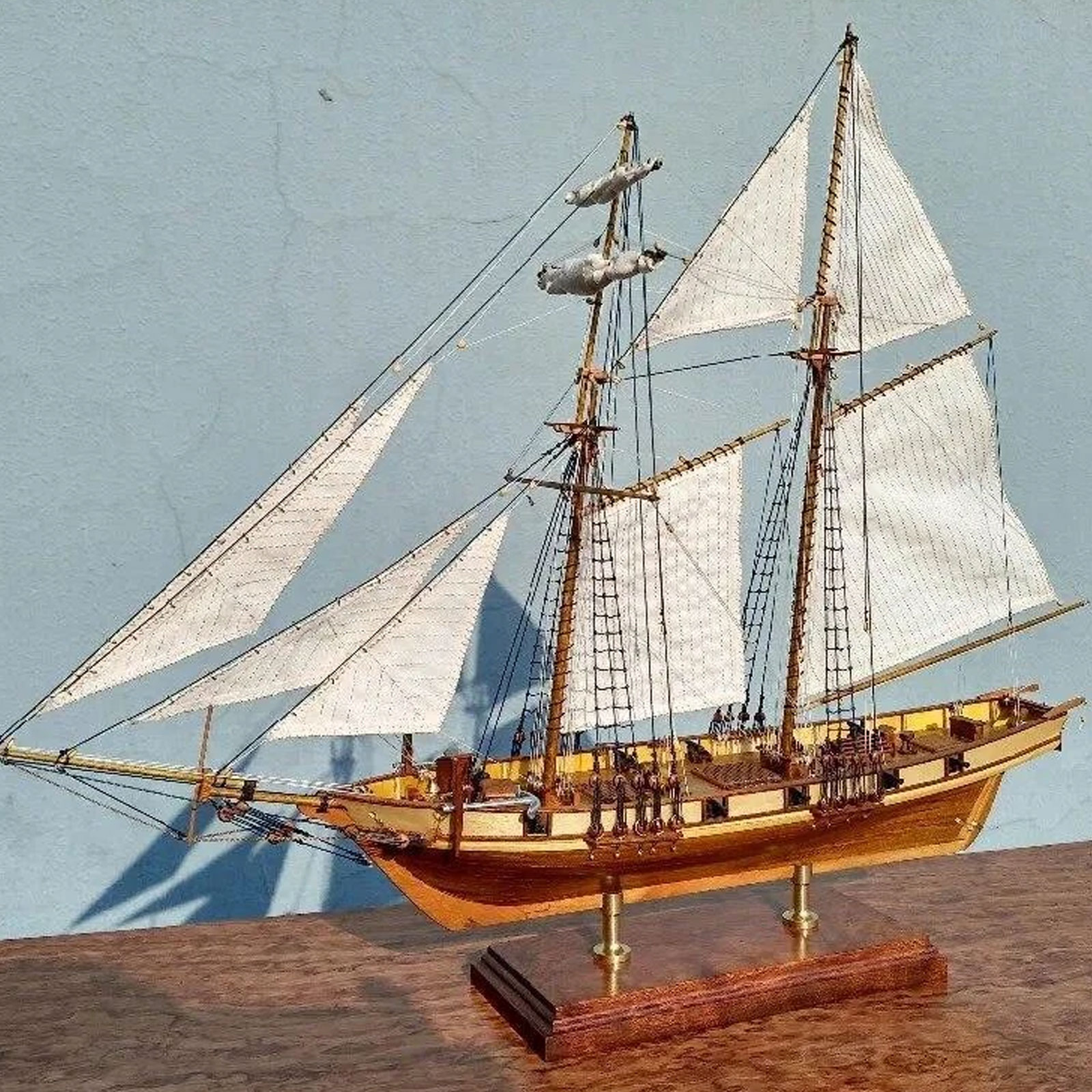 【Halcon Sailboat Wooden Model  – Model Kit Simulator Bewertung und Preis